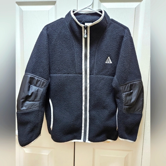 Nike ACG Therma-FIT Sherpa Full Zip Fleece Jacket Unisex Big Kids Large Black. - Picture 1 of 11